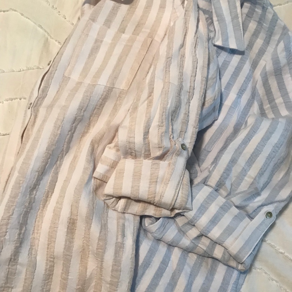 New💜Sand stripe button down - Picture 4 of 5